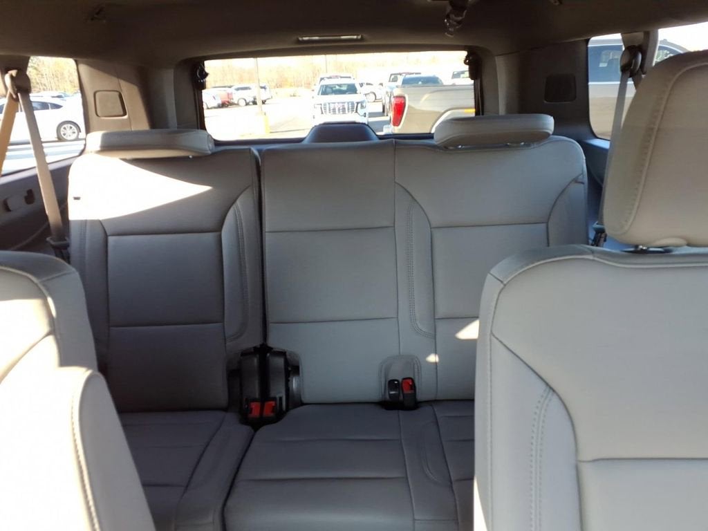 2025 Chevrolet Suburban LT