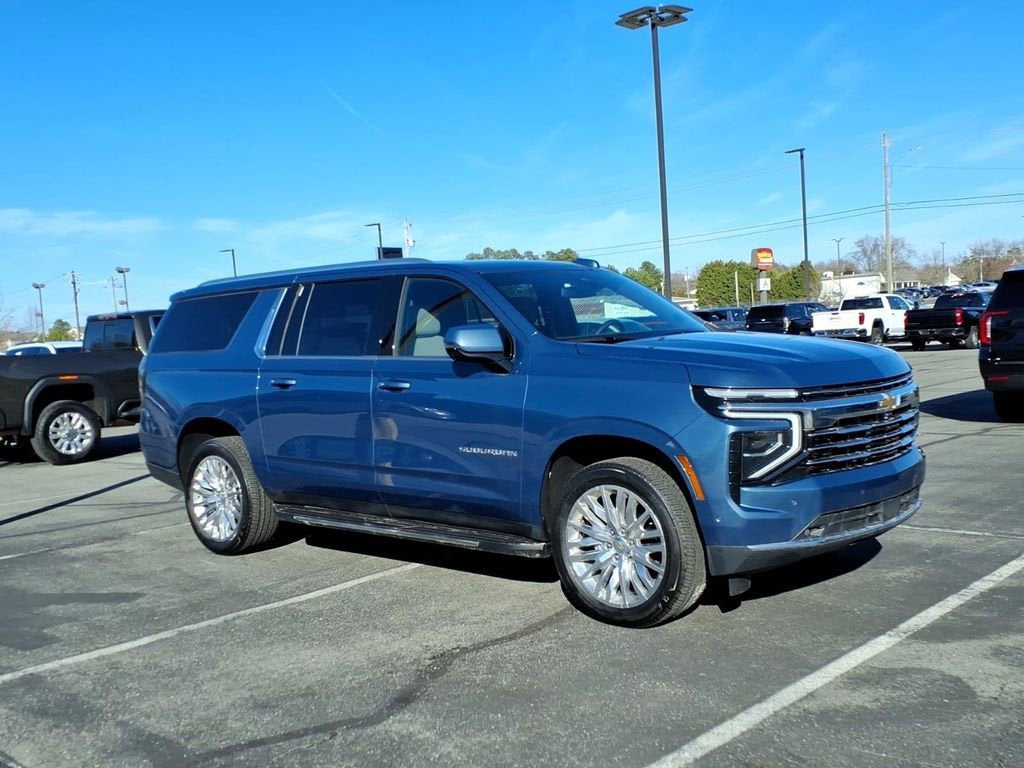 2025 Chevrolet Suburban LT