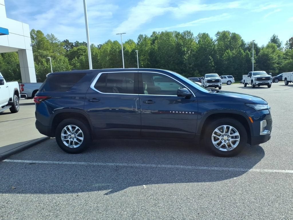 2023 Chevrolet Traverse LS