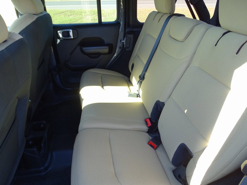 2020 Jeep Wrangler Unlimited Black and Tan