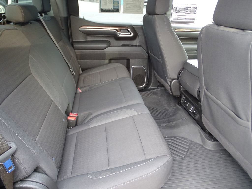 2025 Chevrolet Silverado 1500 LT