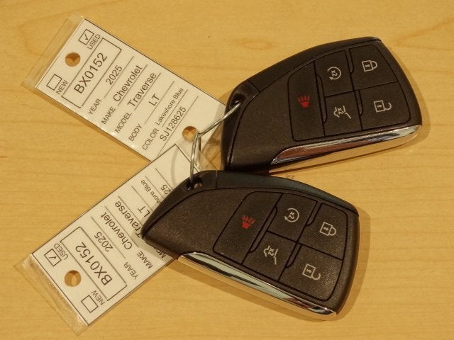 2025 Chevrolet Traverse LT