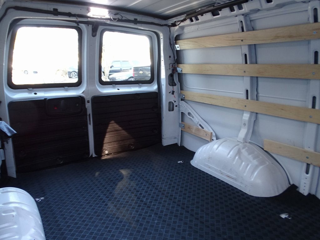 2024 GMC Savana Cargo 2500 Work Van