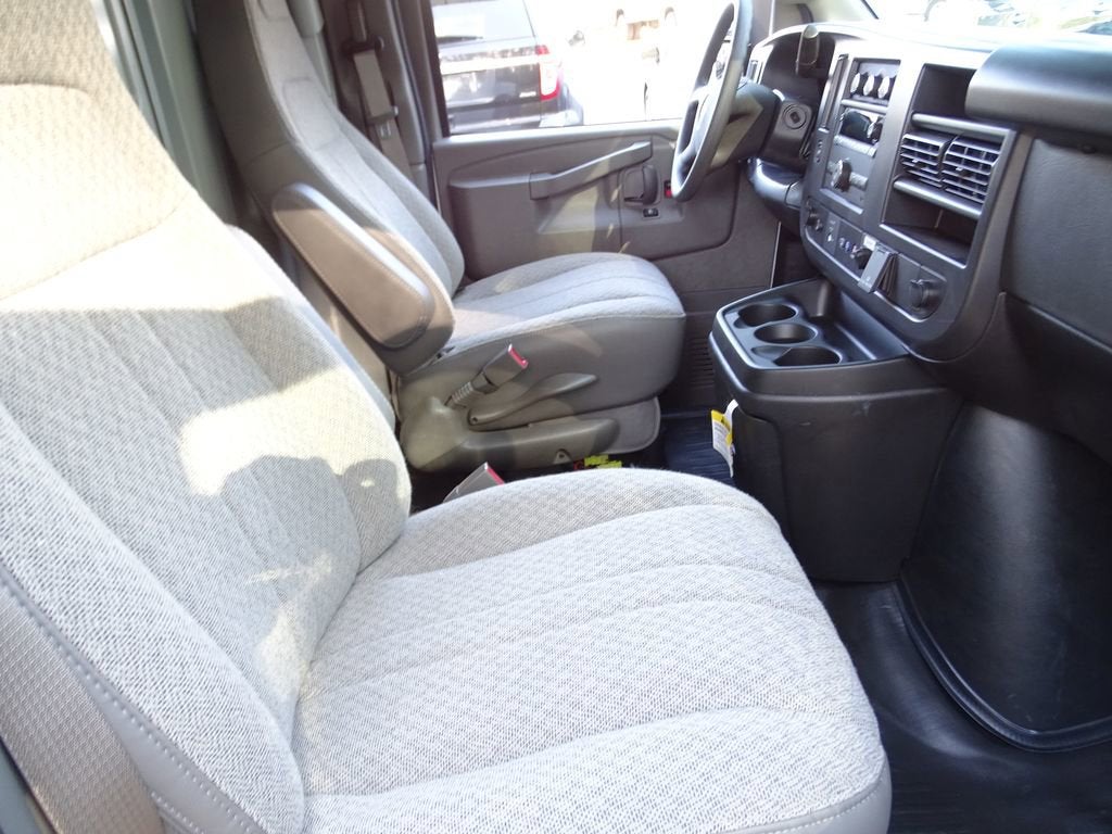 2026 Chevrolet Express Cutaway 3500 1WT