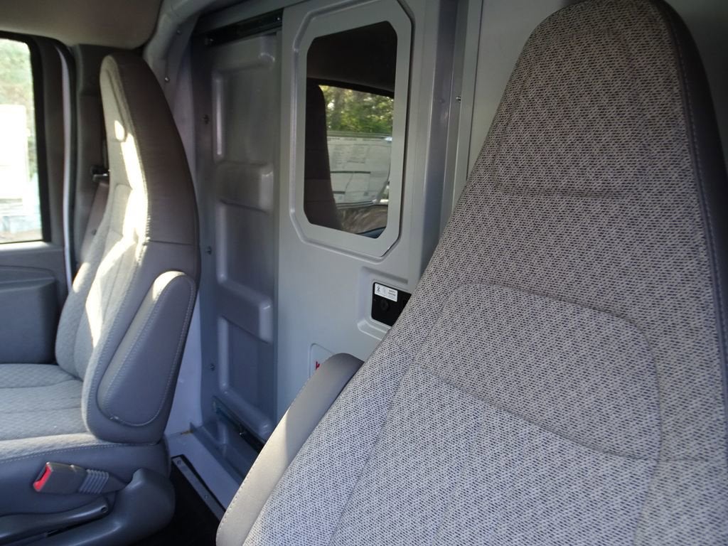 2026 Chevrolet Express Cutaway 3500 1WT