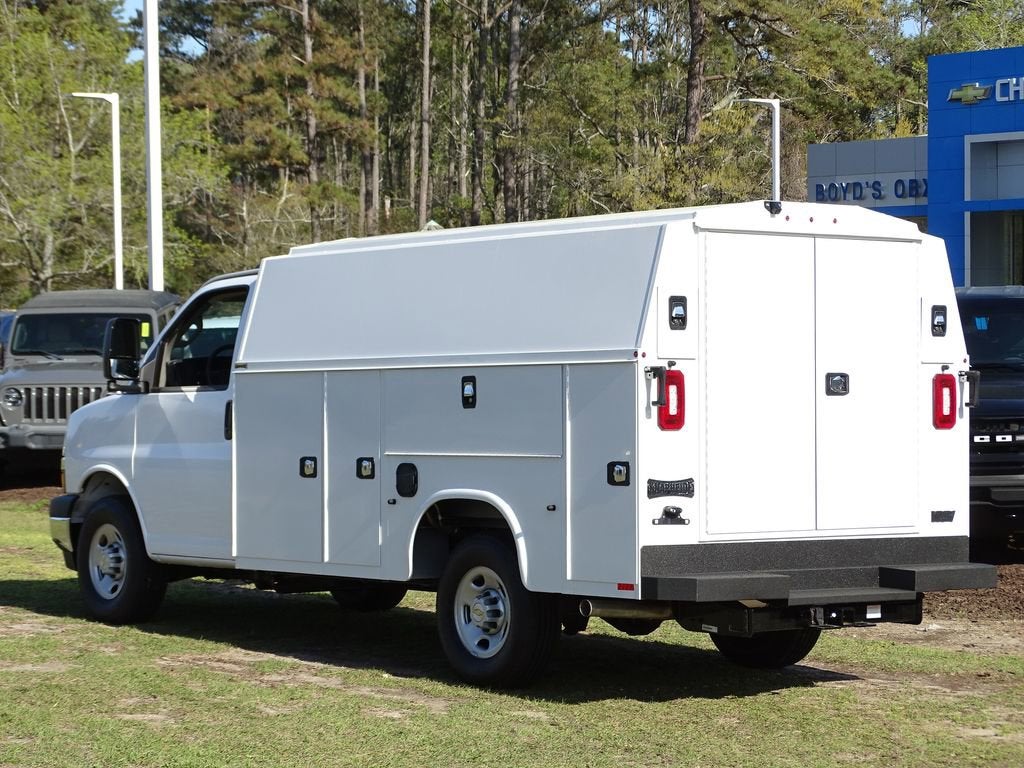 2026 Chevrolet Express Cutaway 3500 1WT
