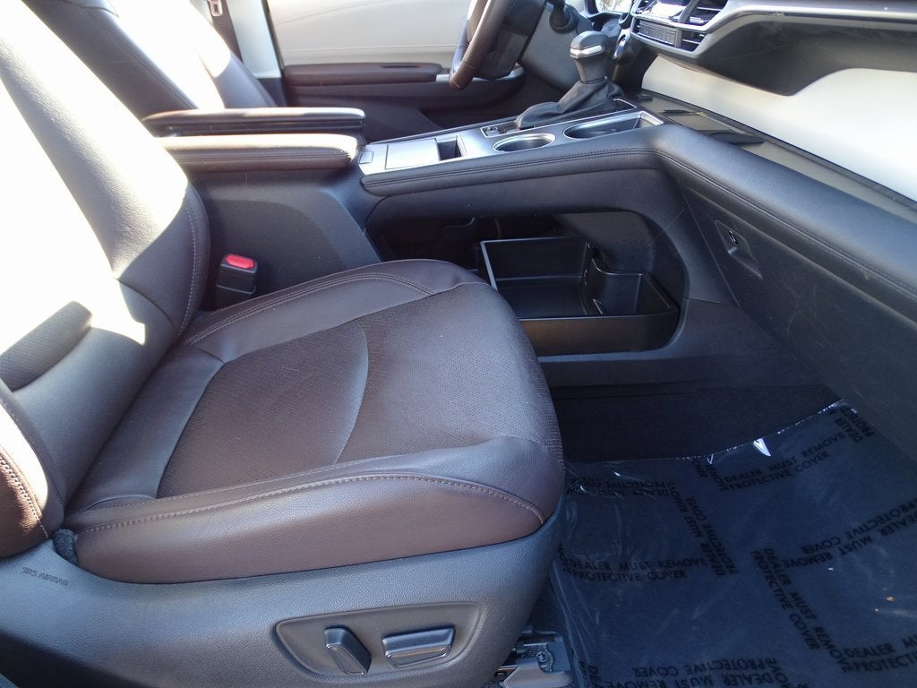 2023 Toyota Sienna Platinum