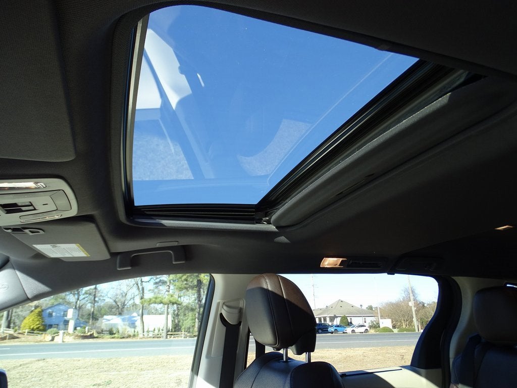 2023 Toyota Sienna Platinum