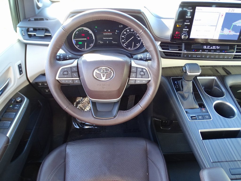 2023 Toyota Sienna Platinum