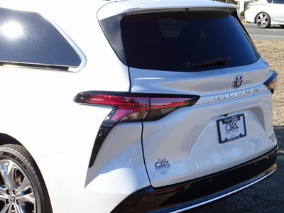 2023 Toyota Sienna Platinum