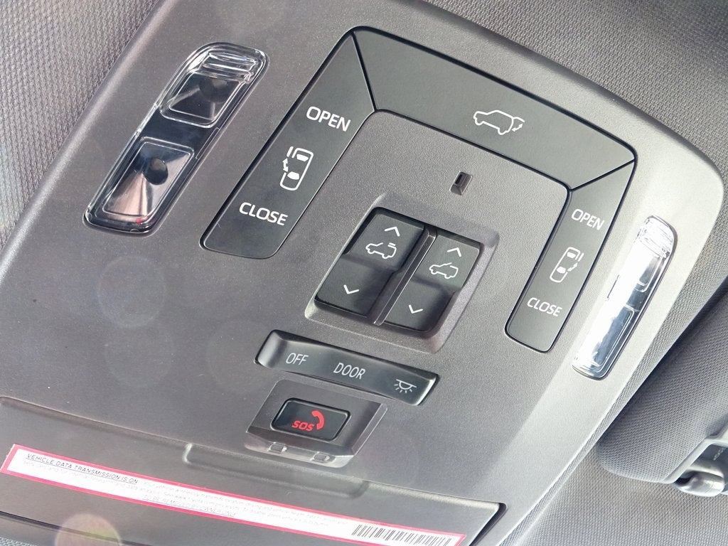 2023 Toyota Sienna Platinum