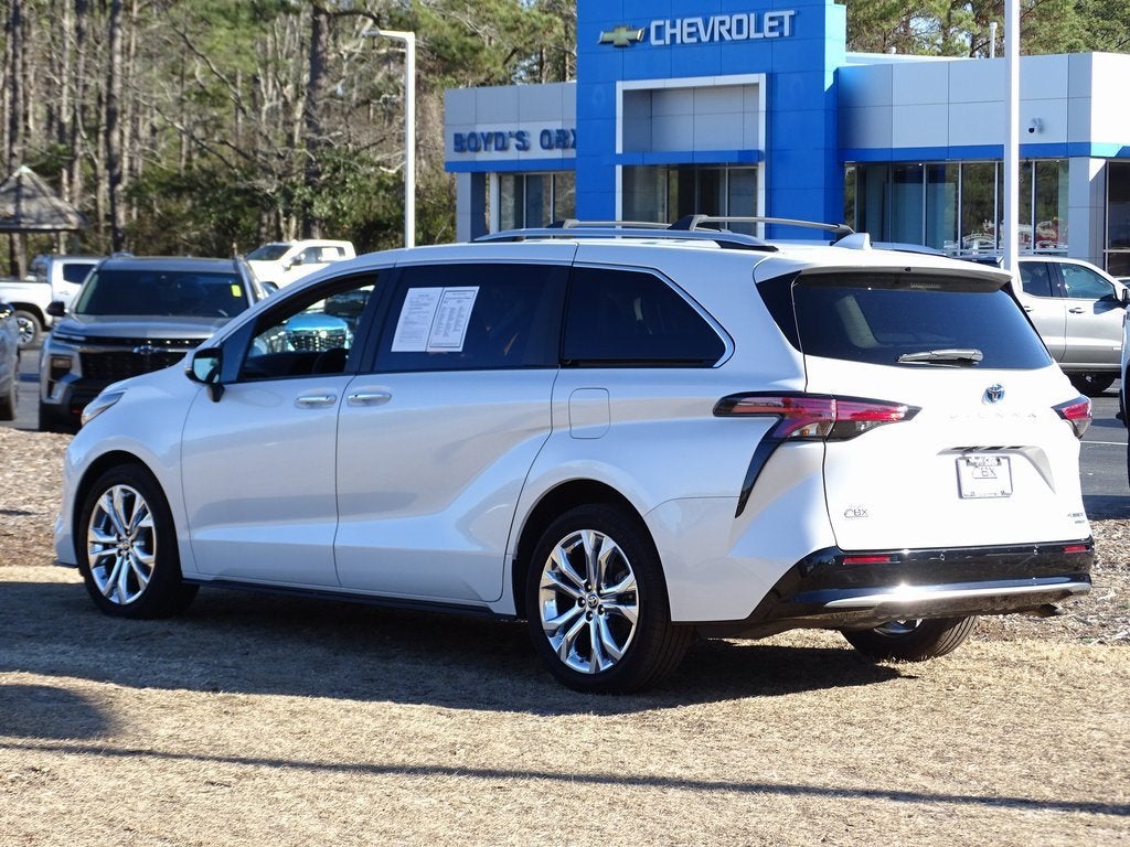 2023 Toyota Sienna Platinum