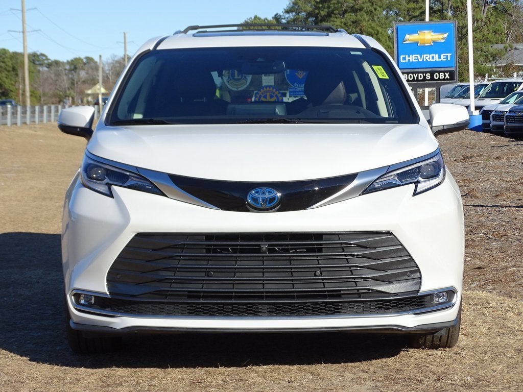 2023 Toyota Sienna Platinum