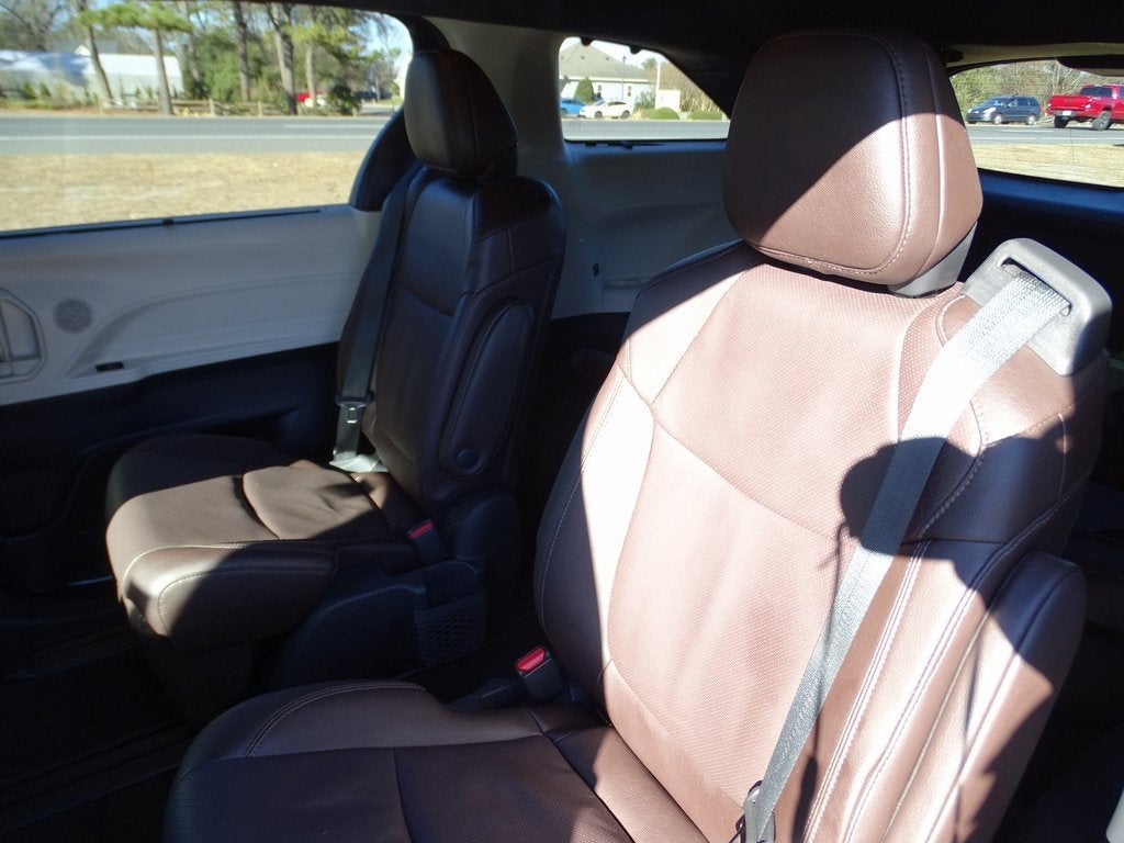 2023 Toyota Sienna Platinum