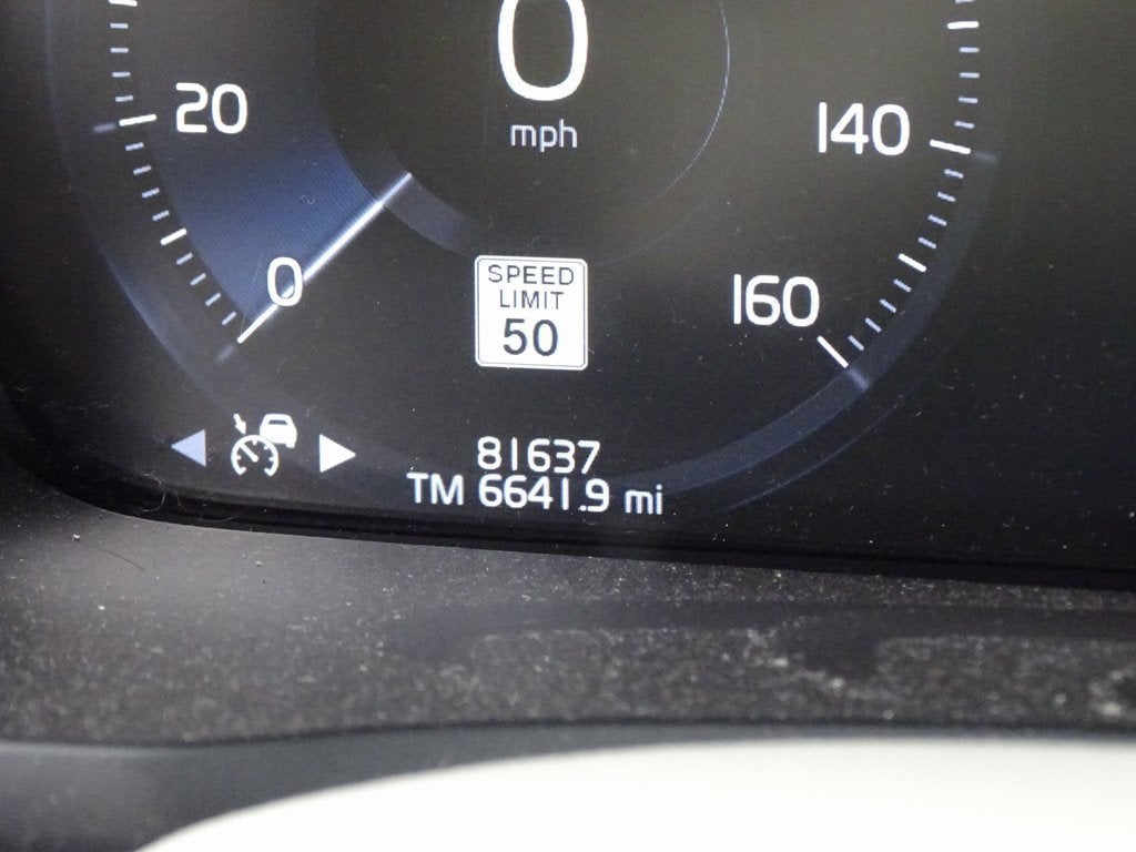 2018 Volvo XC90 Momentum